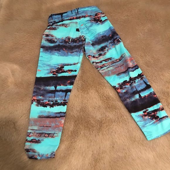 Workout capris - Picture 2 of 3